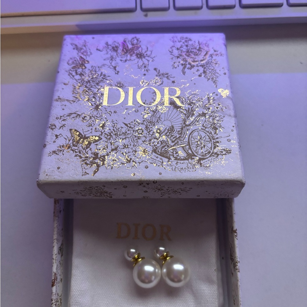 Dior White and Gold Pearl Stud Earrings - Picture 2 of 3